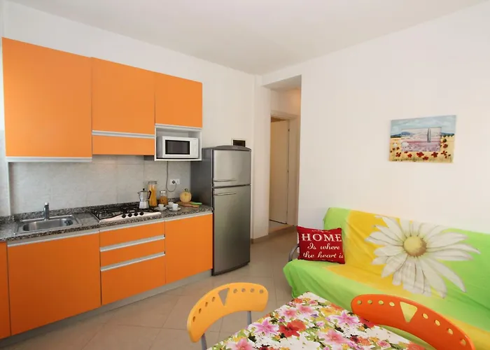 Two-bedroom Flat By The شقة *